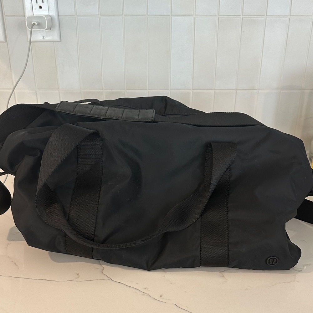 lululemon athletica Black Everyday Gym Duffel with Dual Carry Straps